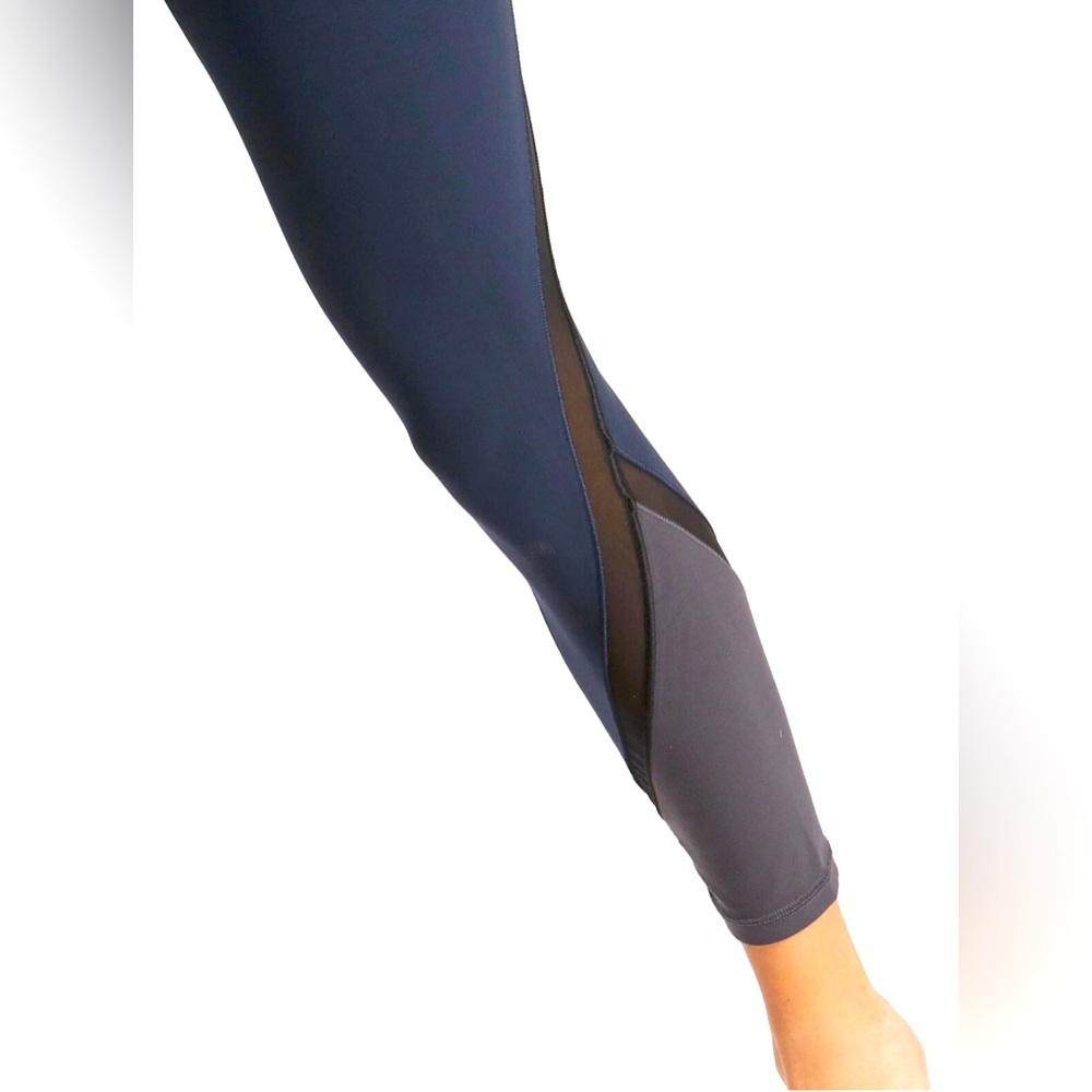 ATHLETA Elevation 7/8 Tight In Powervita - Picture 4 of 5